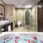 Yulong River Deluxe River view Suite