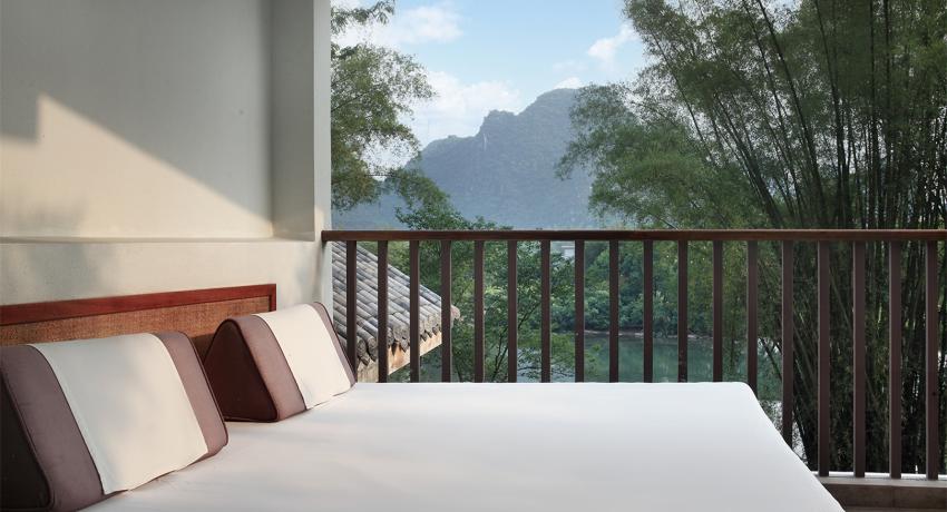 Yulong River Deluxe River view Suite