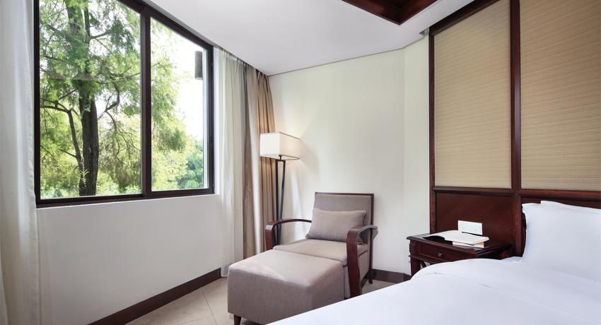 Yulong River View Suite