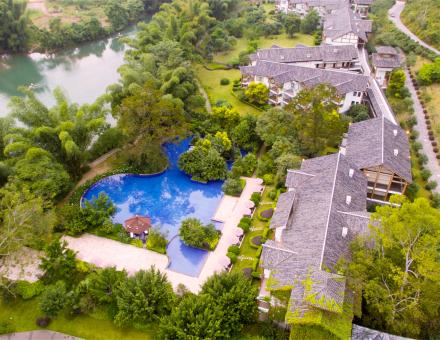 GuangYueHua YangShuo Riverside Resort Hotel